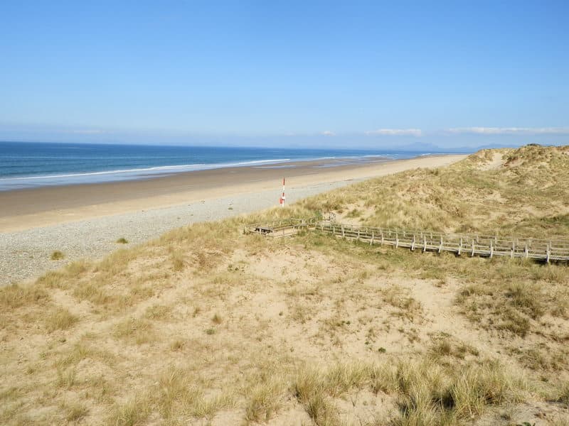 Photo of Dyffryn (Llanendwyn) beach